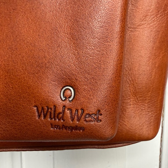 Wild West Leather Crossbody Bag Tan Buckle Flap Zip Pockets Adjustable Strap - Picture 3 of 16